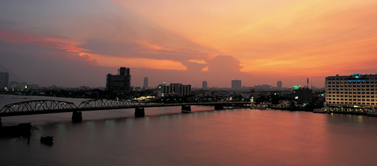 Bangkok // © 2012 Tourism Thailand f